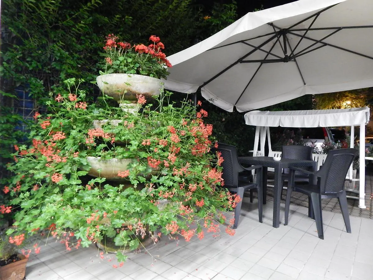 Hotel Vera Riccione 0*,  Italy